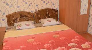 Гостиница Гостевой Дом Мандаринка Судак Стандартный двухместный номер с 2 отдельными кроватями-7
